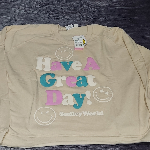 Smiley World Tops - Smiley World NWT Women's Crop Graphic Sweatshirt‎ Beige Have a Great Day Size 2X
